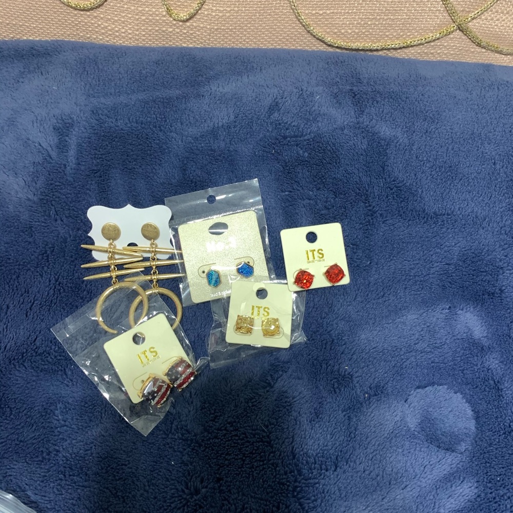 Lot of 5 earrings from closing boutique